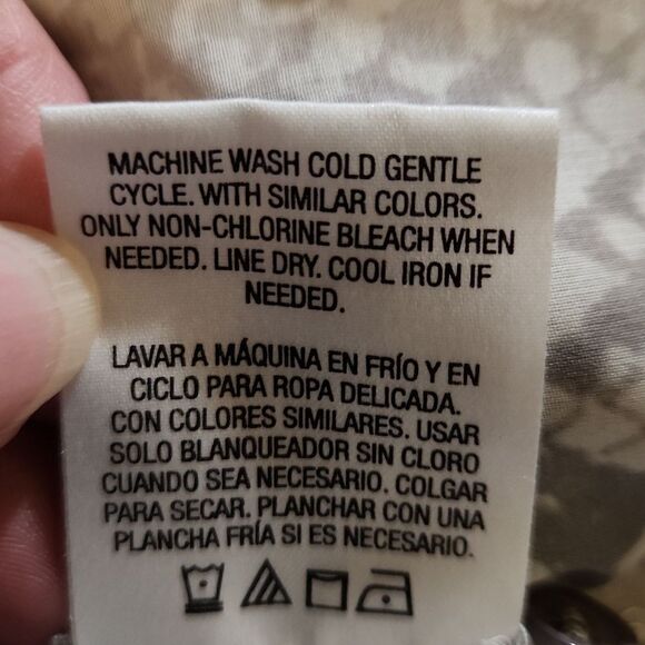 Woman Covington Essentials size 1X sheer snakeskin white gray print top - Picture 7 of 7